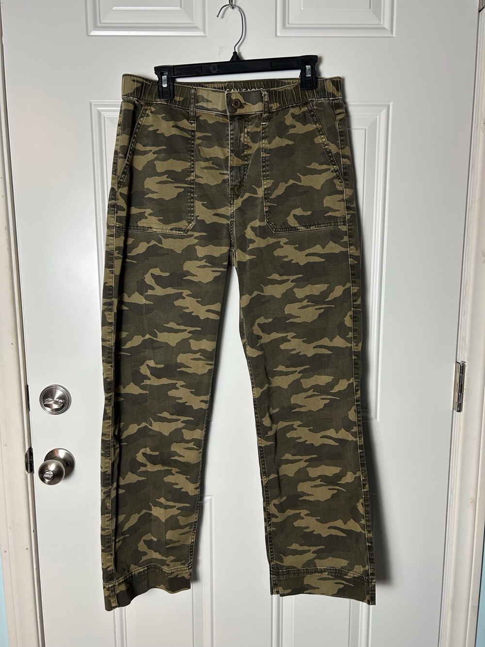 American Eagle Outfitters Ex Boyfriend Pant Camo Cargo Pants Olive Women’s Med